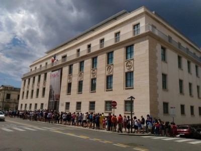 Coda e attesa di un'ora per vedere Bronzi di Riace al Museo archeologico