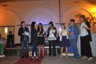 Premiazione Manuel Sirianni premiato dalla giornalista Maria Giovanna Saladino.