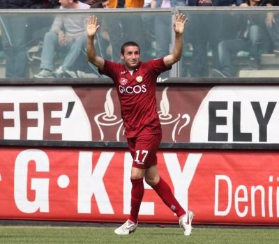 REGGIO CALABRIA 25 APR 2009. BARILLA' OF REGGINA CELEBRATES A GOAL DURING SERIE A 33TH ROUND MATCH PLAYED BETWEEN REGGINA AND JUVENTUS AT ORESTE GRANILLO STADIUM IN REGGIO CALABRIA. PHOTO MAURIZIO LAGANA'/GRAZIA NERI.