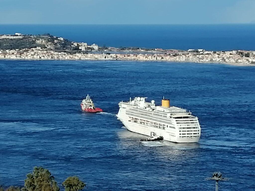 Nave Crociera Victoria Disarmo 2