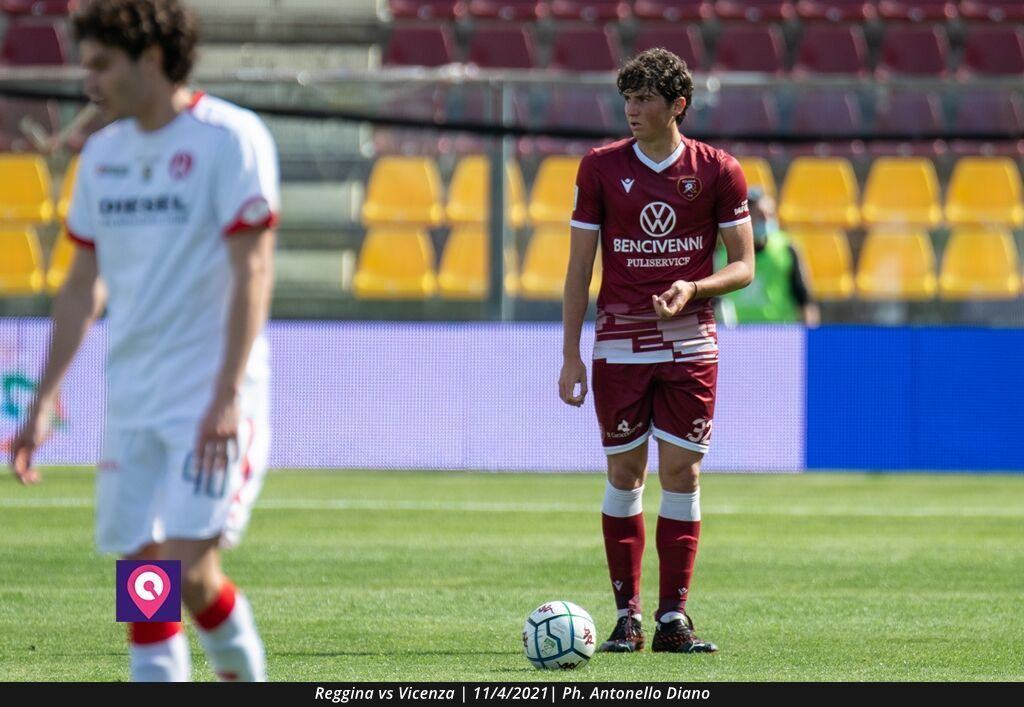 Reggina Dalle Mura calcia