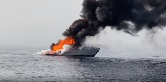 Nave A Fuoco Guardia Di Finanza