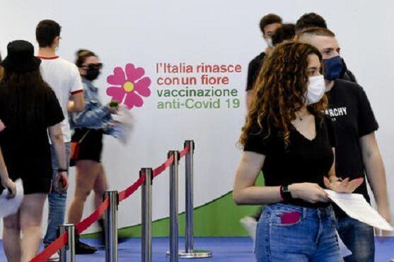 Vaccini: Dg Asl Napoli 1, Bene Giovani Ma Poche 3000 Adesioni