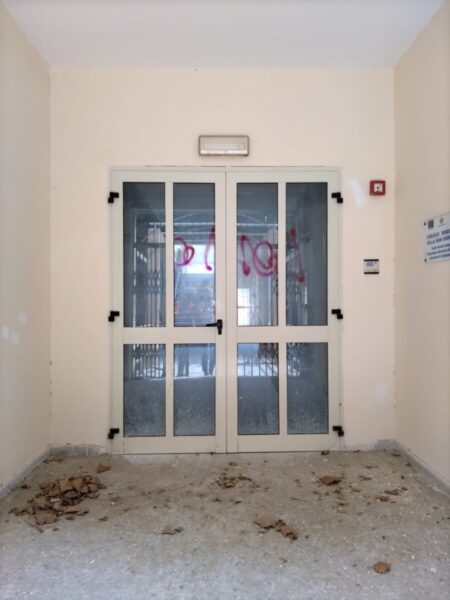 Vandali Scuola Don Milani Pezzo 1