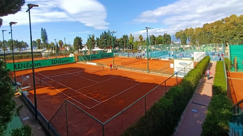 Campo Da Tennis Polimeni