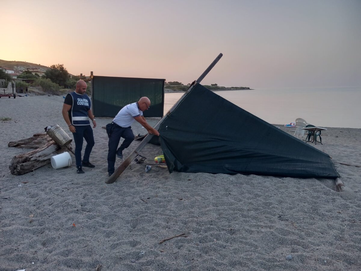 Sgombero Spiagge Guardia Costiera