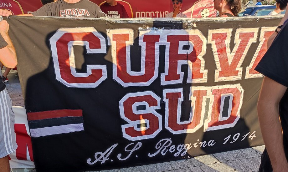 Striscione Curva Sud