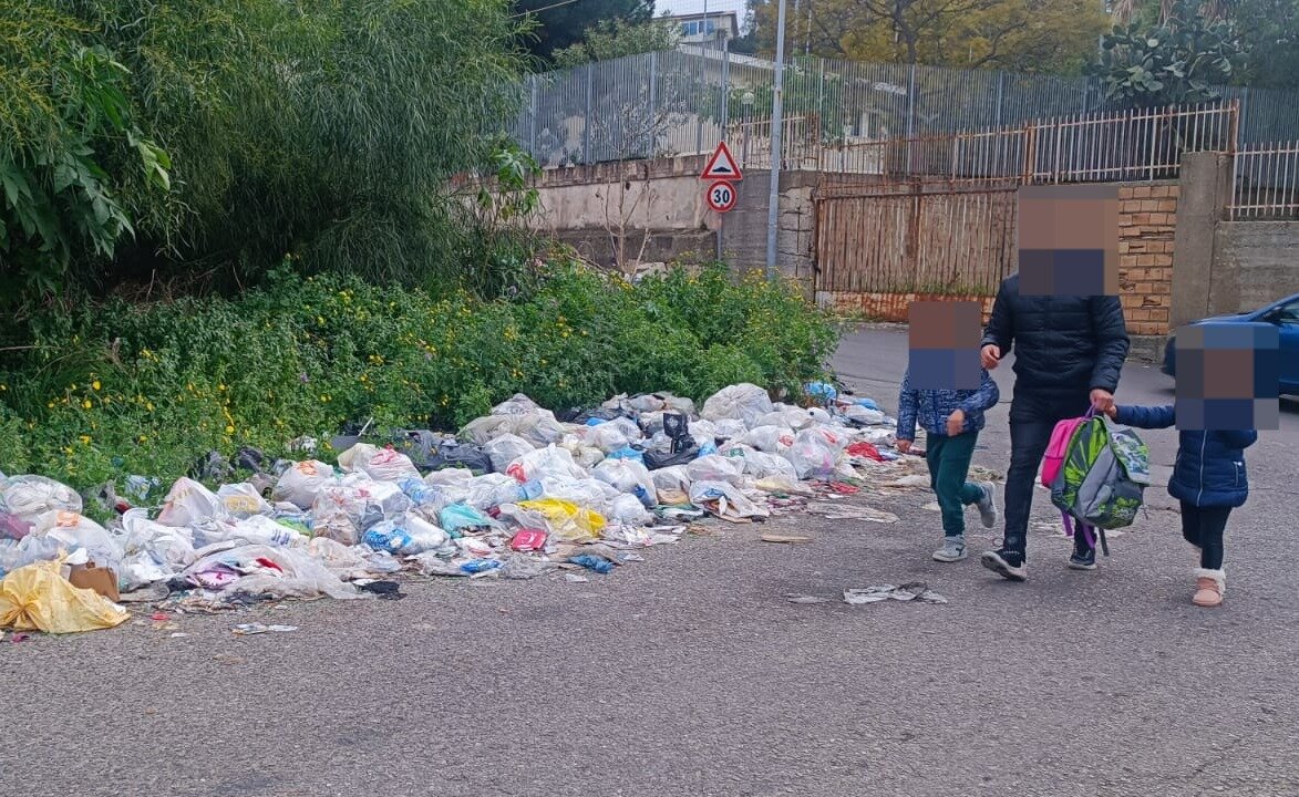 San Giovannello Scuola Rifiuti (4)