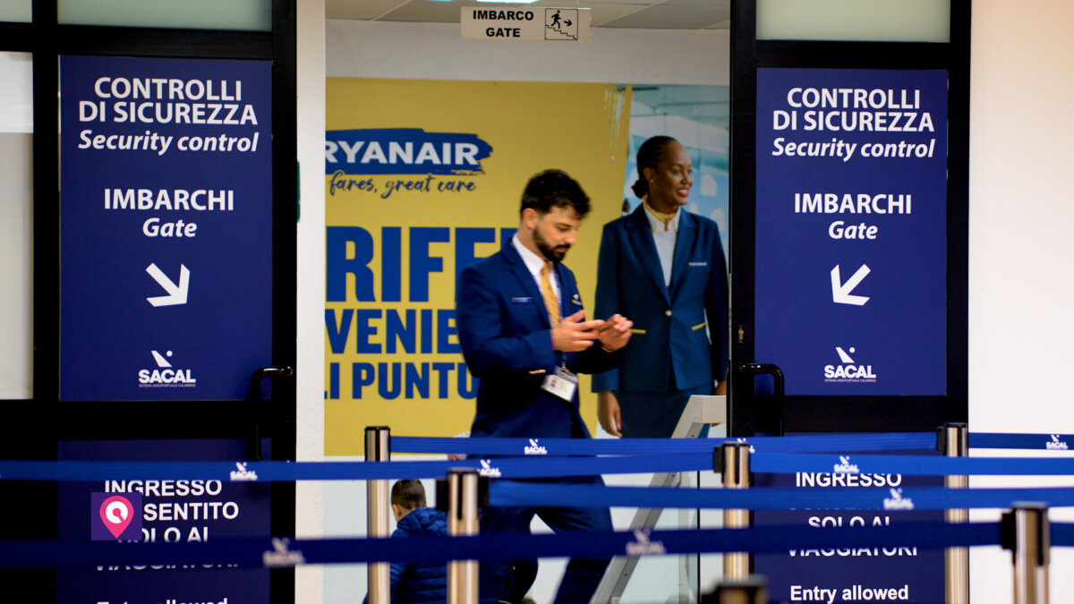 Aeroporto Tito Minniti Ryanair RC (7)