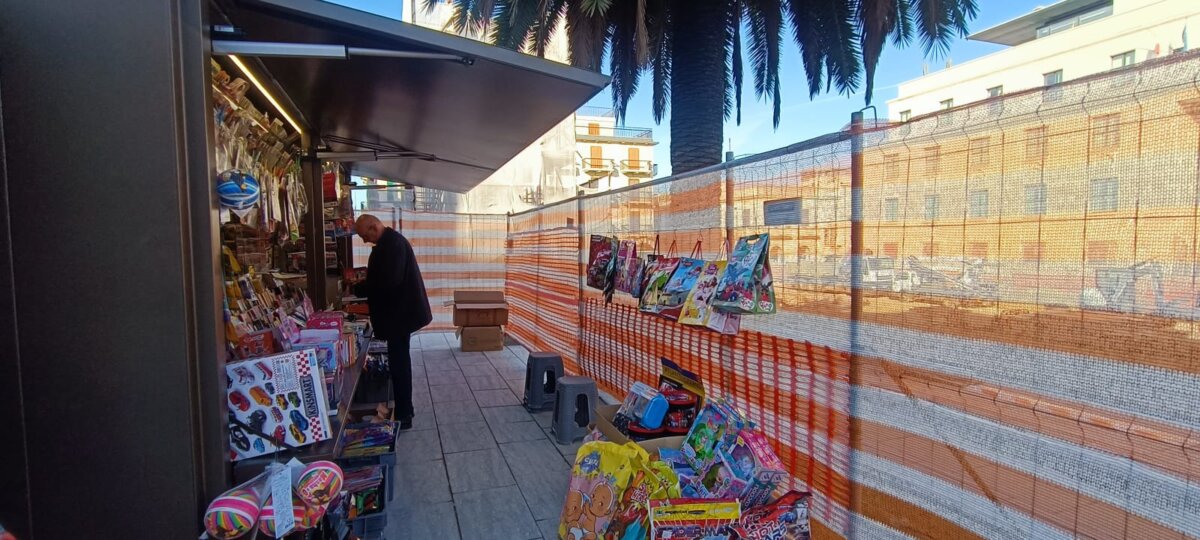 Edicola Piazza De Nava