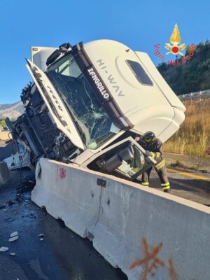 Incidente A2 Vigili Del Fuoco 2