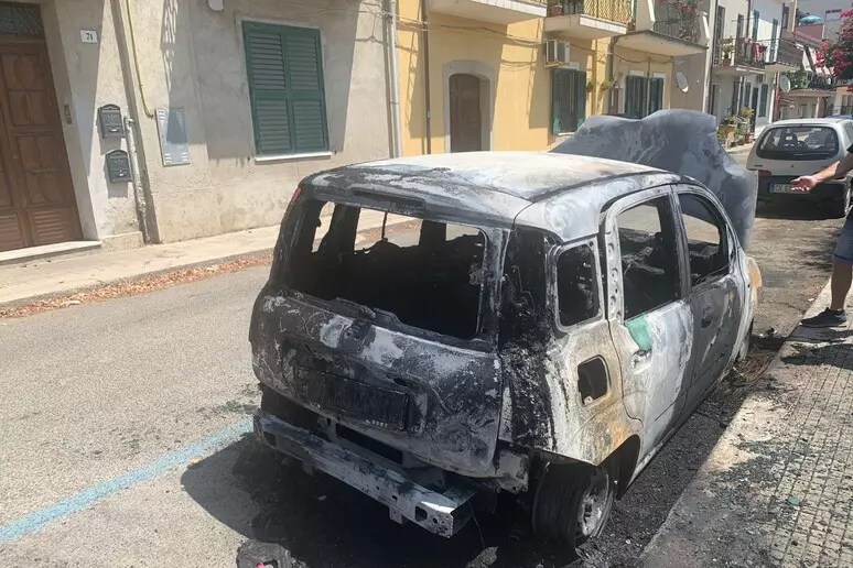 Auto Incendiata Ex Sindaco Pino Vumbaca