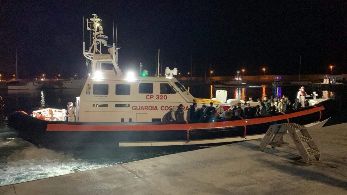 Migranti Porto Roccella