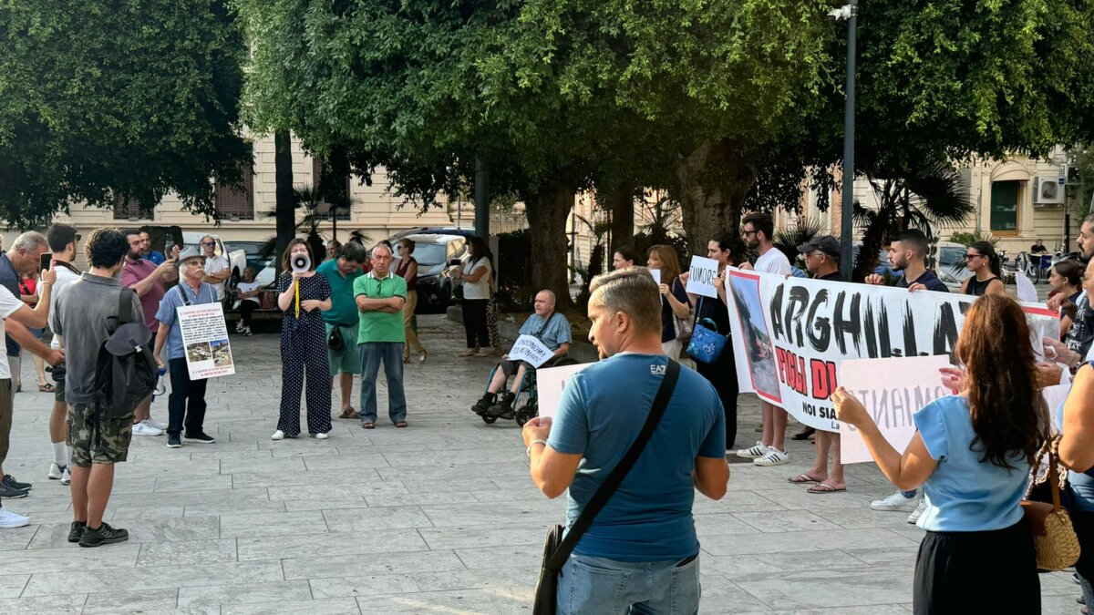 Protesta Arghilla Piazza 1