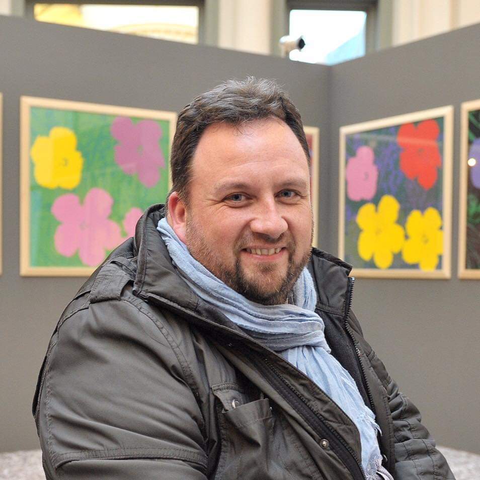 Dott Jean Christophe Hubert storico dell'arte e curatore della mostra