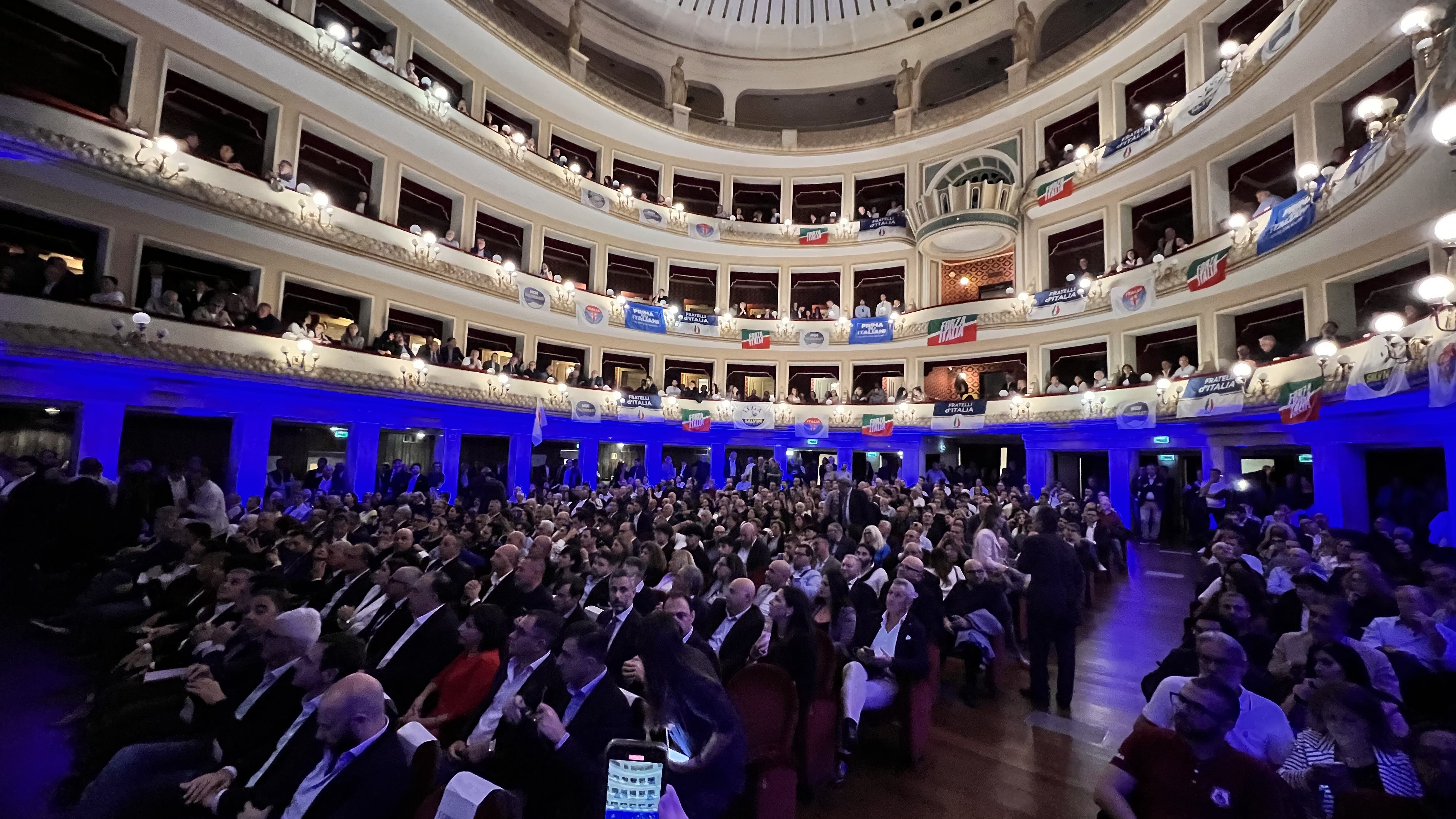 due anni governo meloni sasso teatro cilea reggio calabria ()