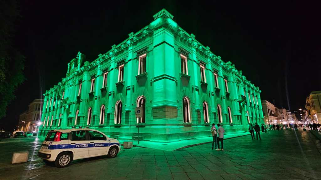 Reggio, palazzo San Giorgio si illumina di verde per la Giornata sulle sindromi PANS PANDAS