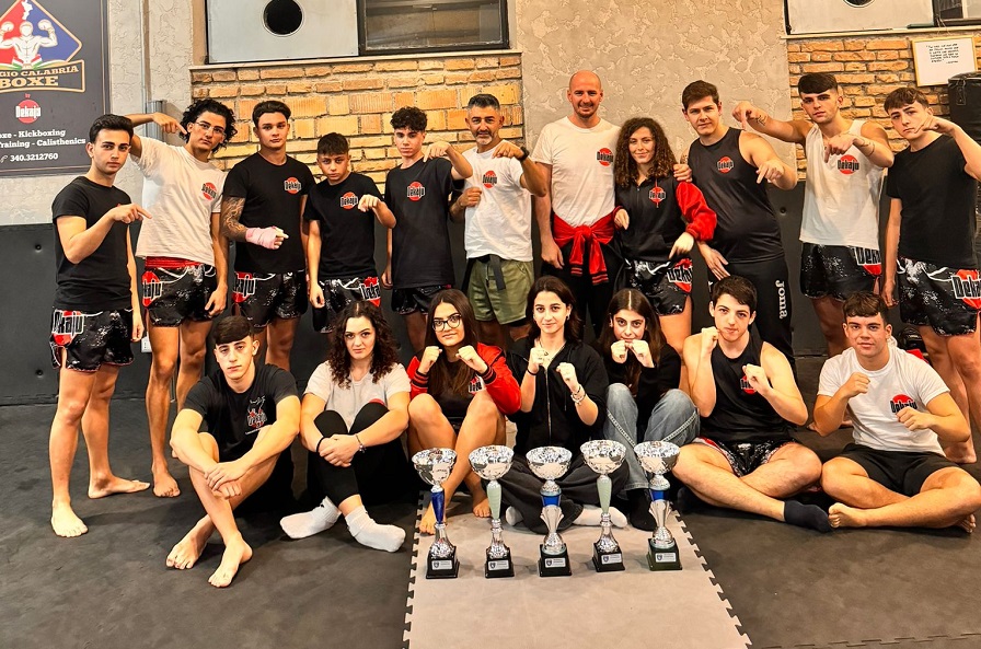 Dekaju Kombat squadra