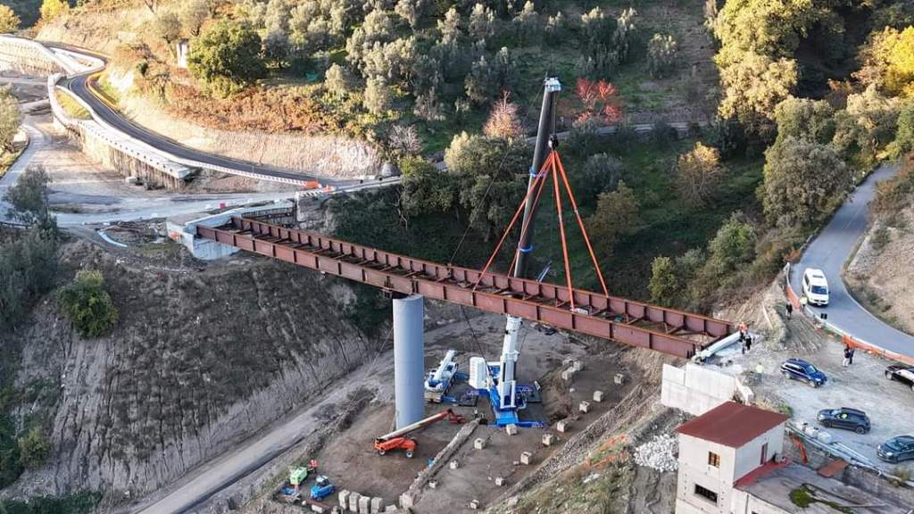 Lavori gaga Gallico gambarie