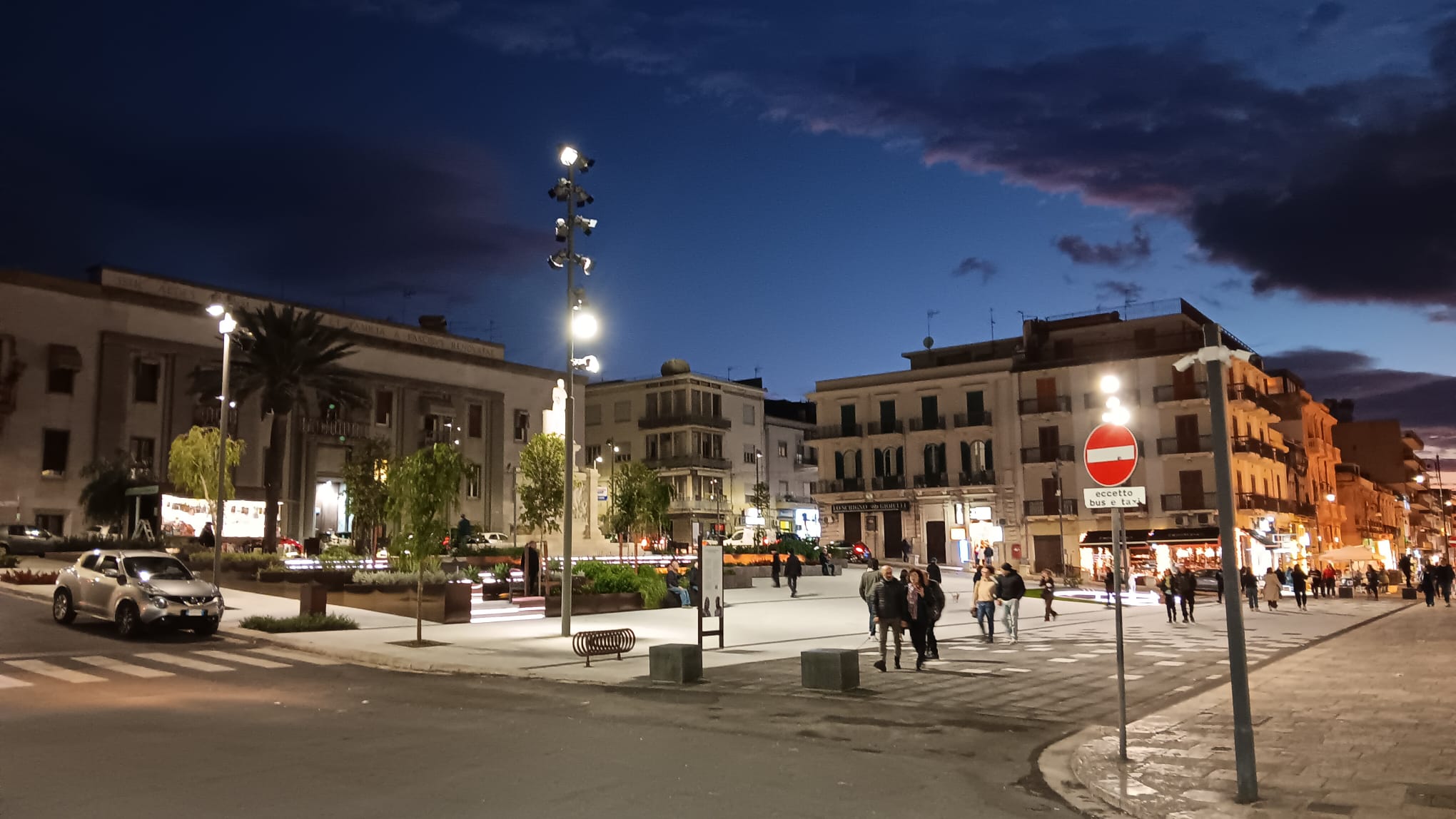 nuova piazza de nava reggio calabria ()