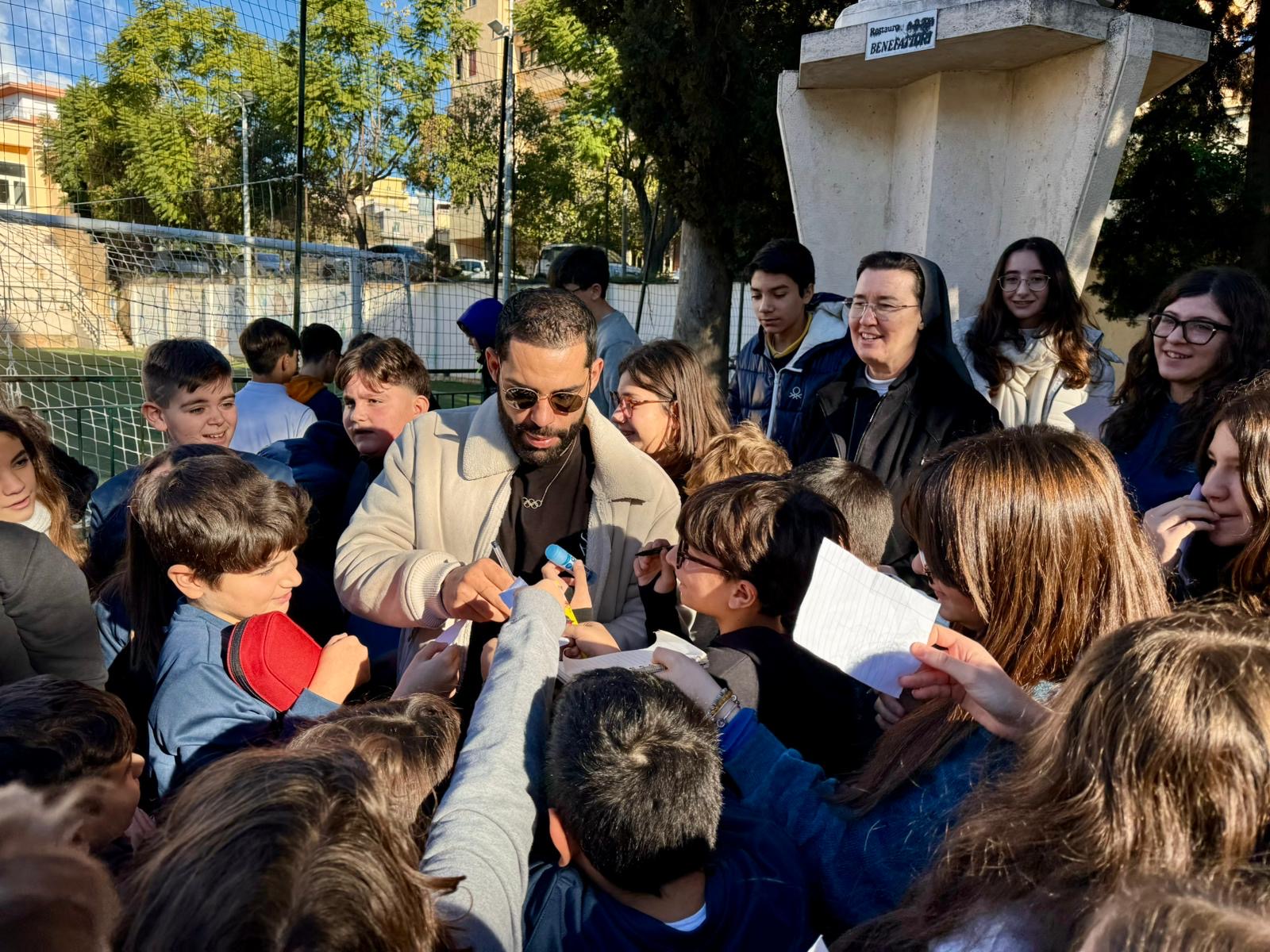 LUIGI BUSÀ VISITA L’ISTITUTO MARIA AUSILIATRICE