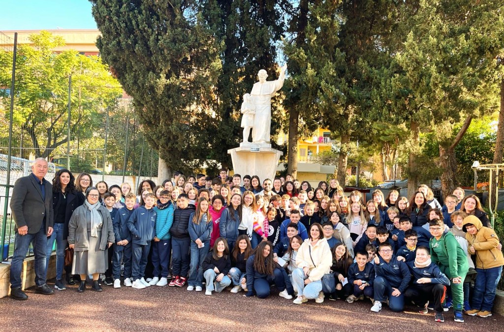 LUIGI BUSÀ VISITA L’ISTITUTO MARIA AUSILIATRICE