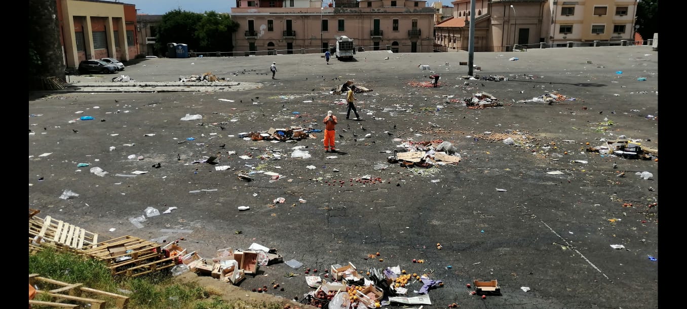 degrado piazza del popolo