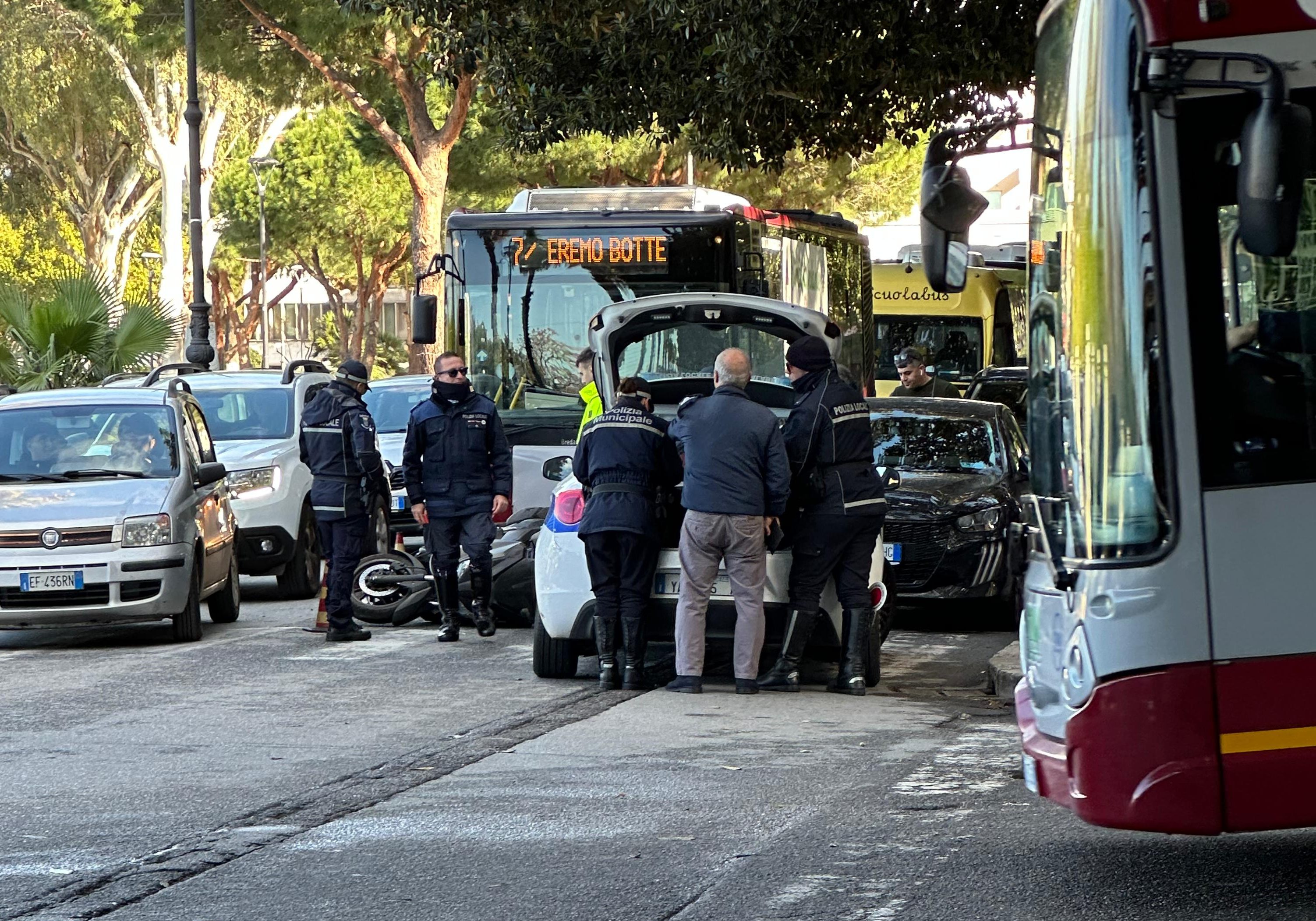 incidente via marina reggio calabria