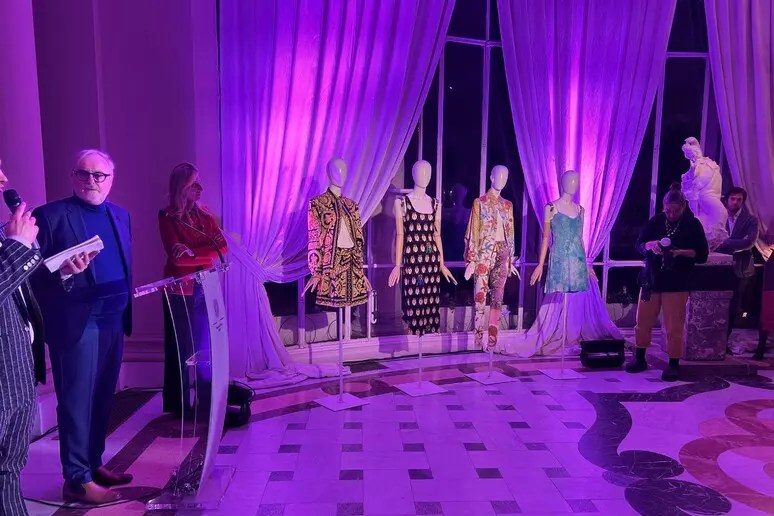 mostra versace