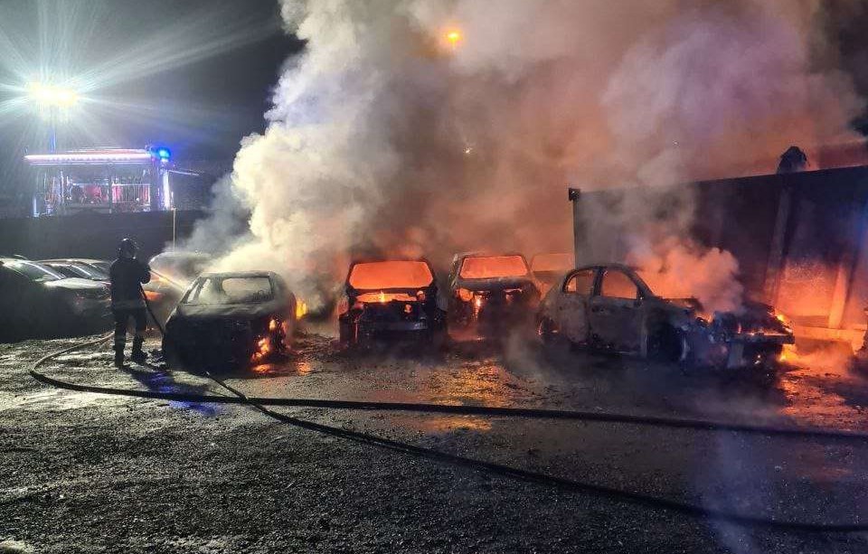 Incendio vibo valentia auto noleggio ()