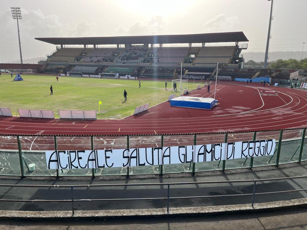 Striscione Acireale Reggina