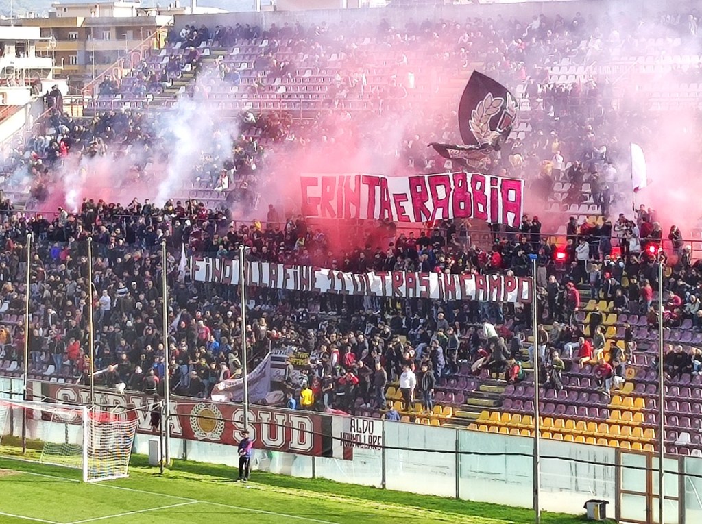 Curva Sud striscione