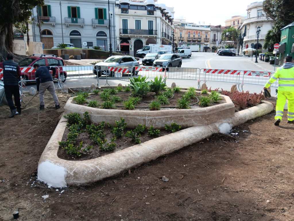 aiuola piazza indipendenza reggio calabria